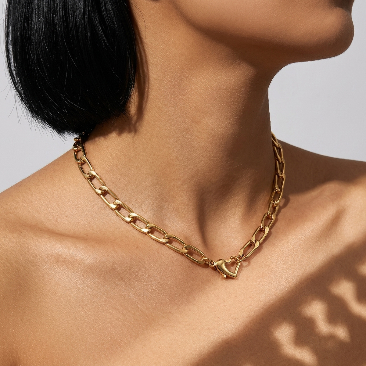 Women's Chunky Heart-Shaped Chain Necklace with Pendant